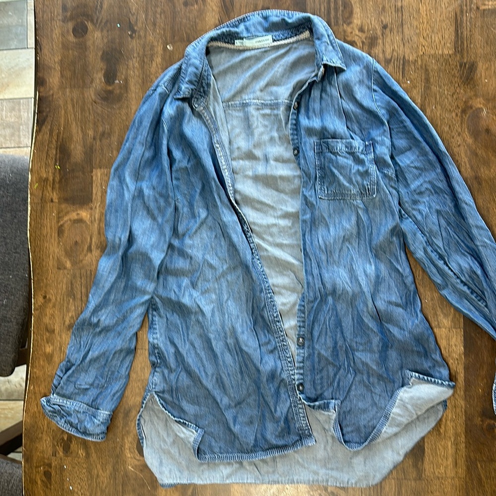 Like new Maurice’s button up
